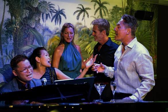 Paul Gauguin Cruises MS Paul Gauguin Piano Bar Lifestyle 6 ©Paul Gauguin Cruises.jpg